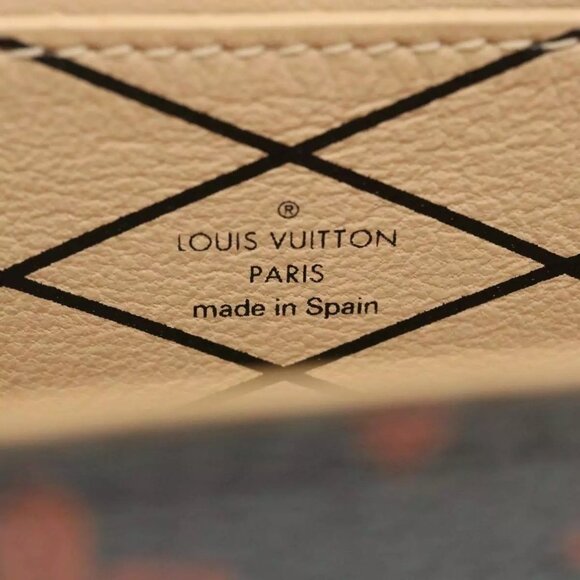 LOUIS VUITTON Monogram Catgram Essential Trunk Pouch - Picture 12 of 16